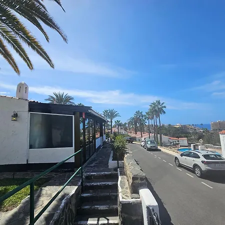 With Sea Views Casa vacanze